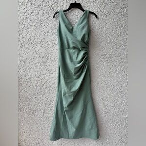 Revelry Sleeveless Green V-Neck Crepe Ruched Side Dawson Maxi Dress size 6